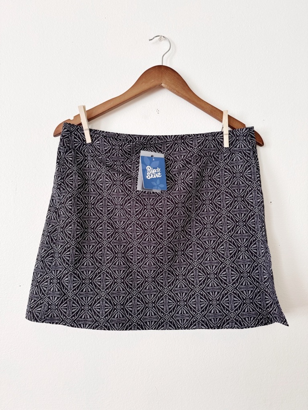 Rip Skirt Black Patterned A-Line Skirt bathing suit coverup medium NWT